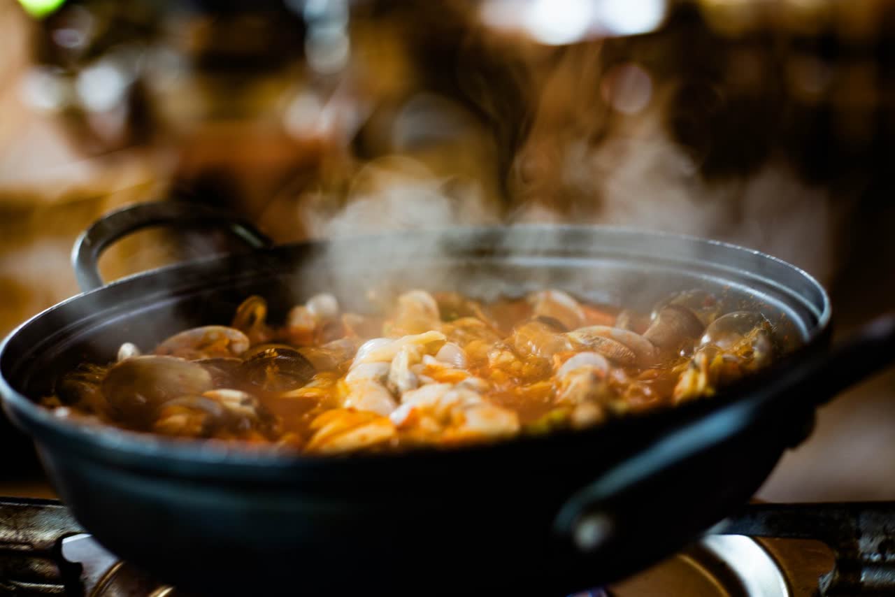 Chicken feet in black bean sauce