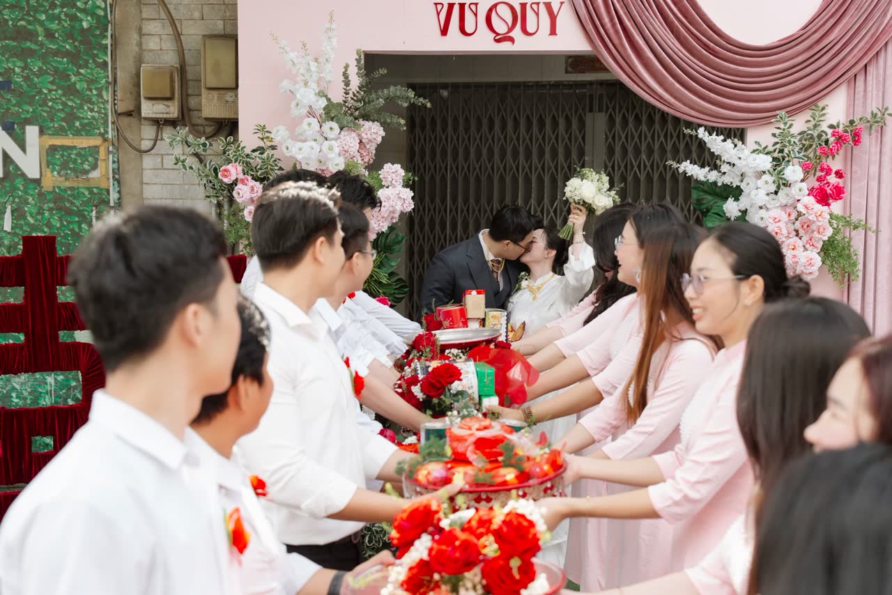 A wedding celebration in áo dài